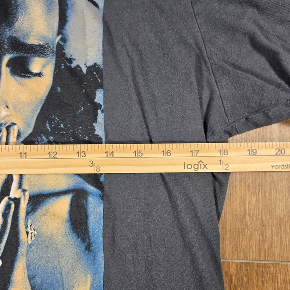 Old Navy Men’s Large Tupac Shakur Graphic T-Shirt Black Short Sleeve Hip-Hop Tee - Picture 5 of 6